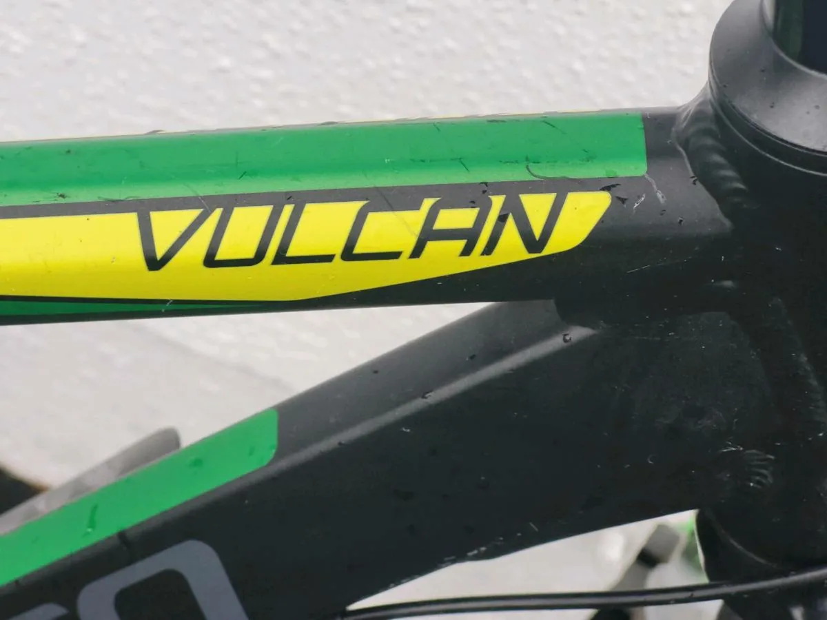 CARERRA VULCAN OIL BRAKES NEW CHAIN AND CASETTE - Image 3