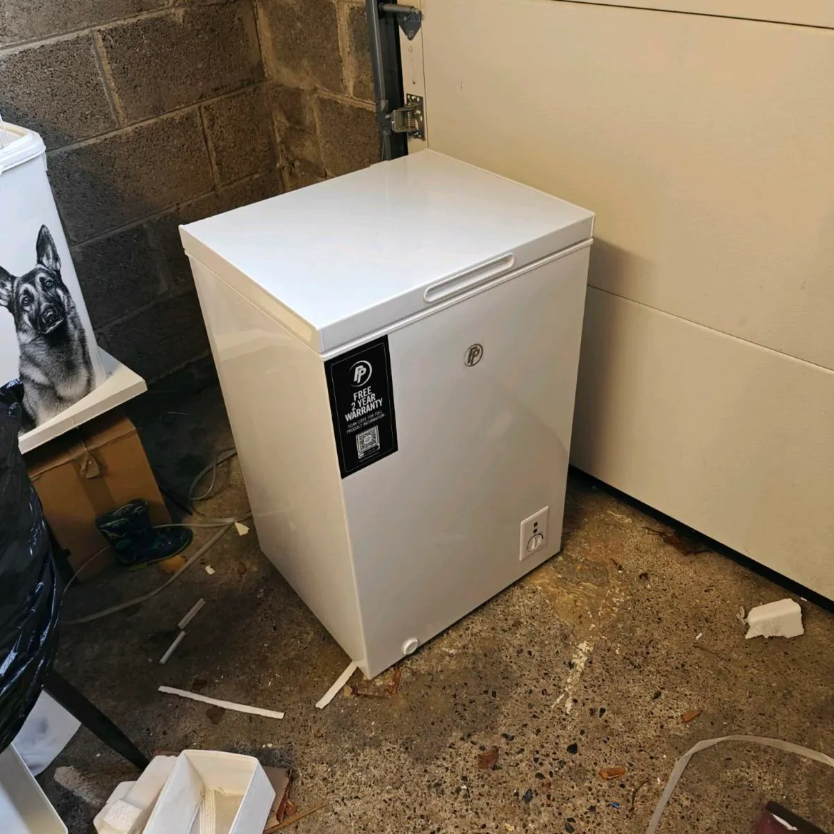 Whirlpool chest freezer - Image 1