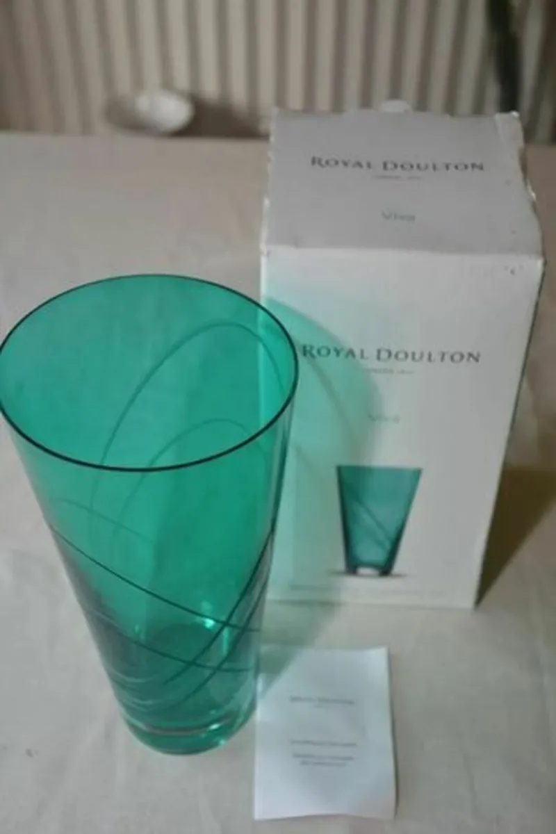 Royal Doulton Viva vase - Image 2