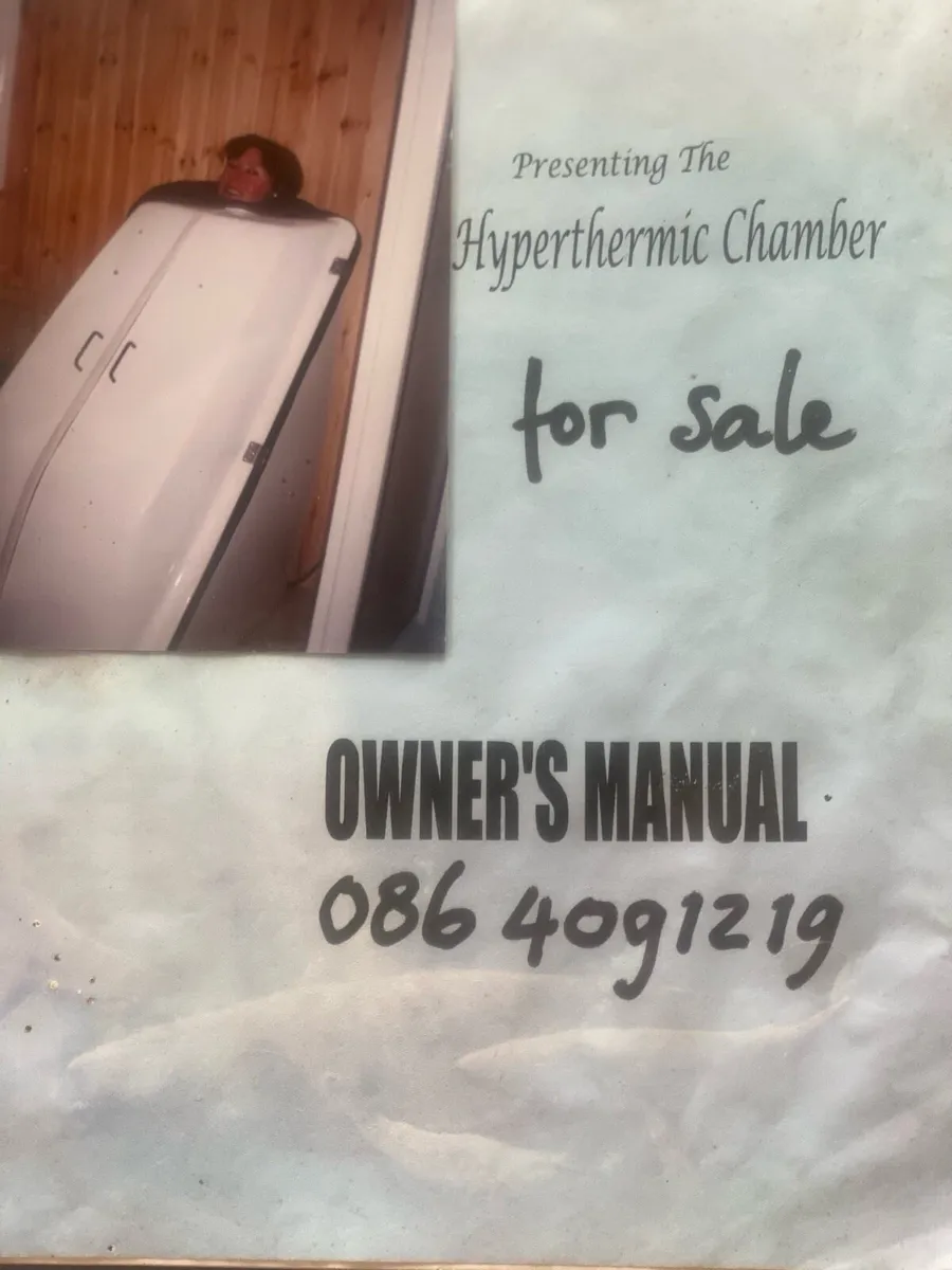 Therapeutic hyperthermic chamber