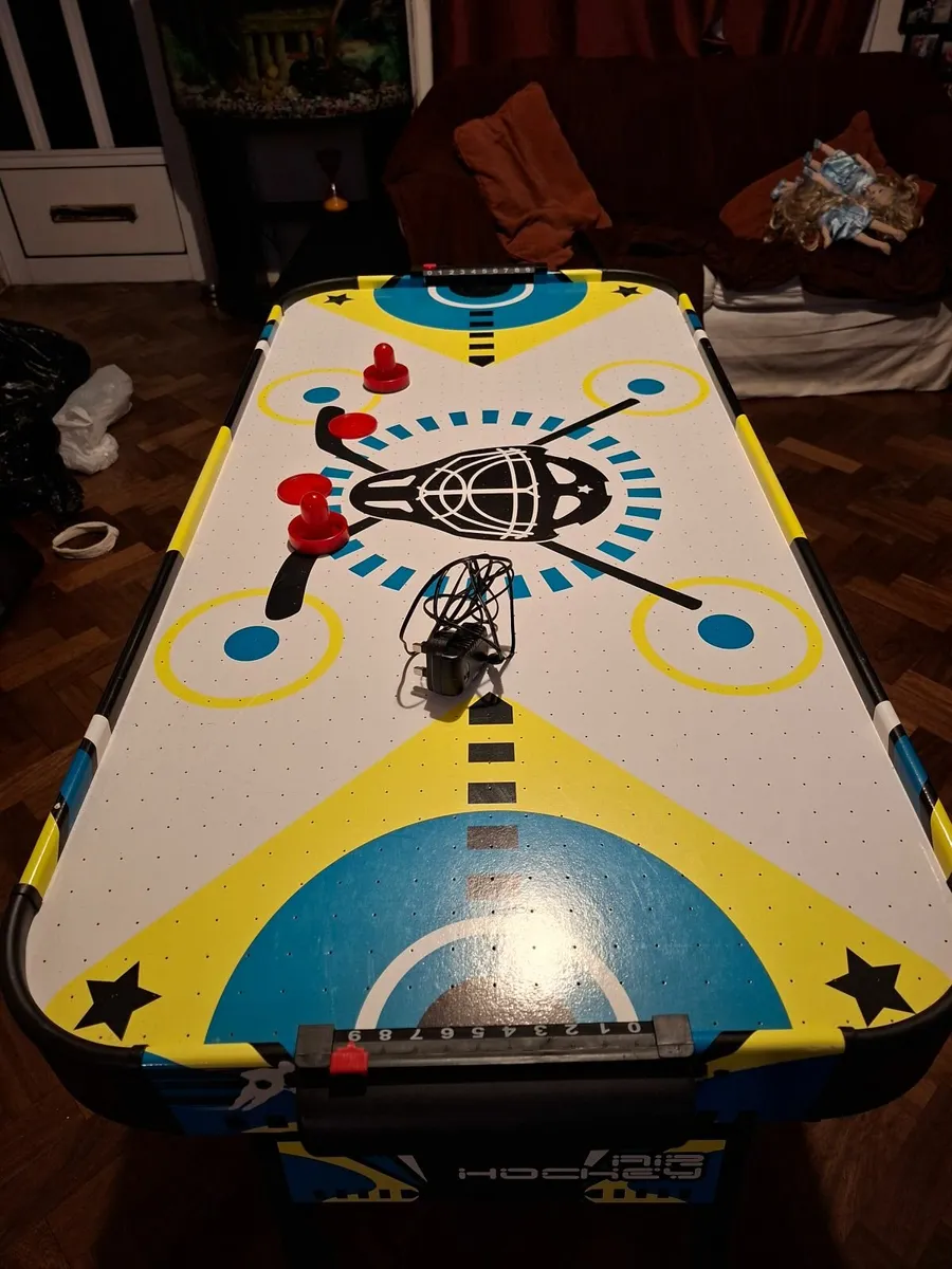 Air hockey table - Image 3