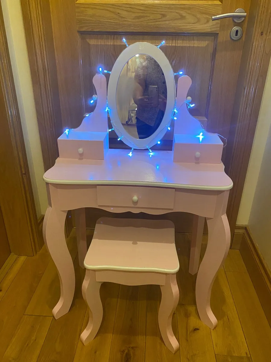 Little girls make up table and stool . - Image 4