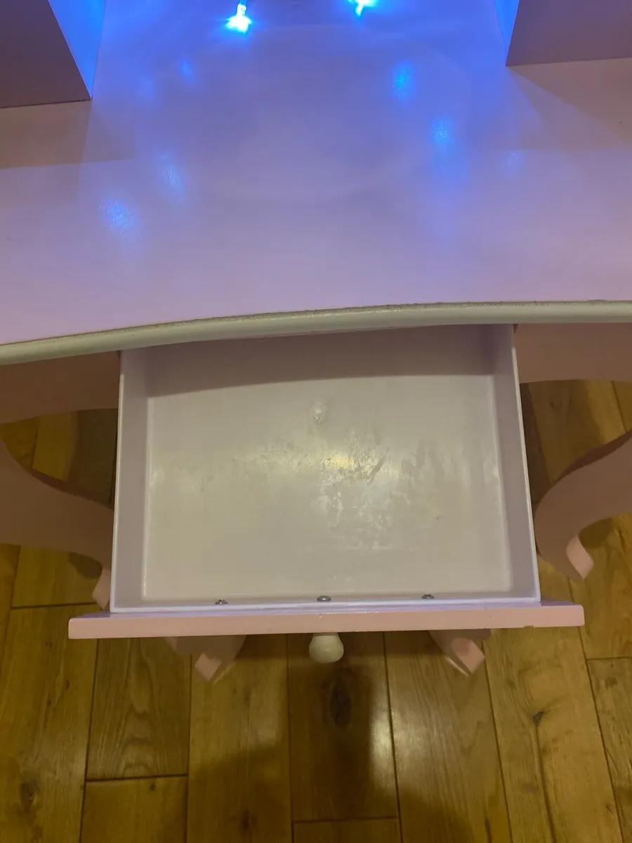Little girls make up table and stool . - Image 1