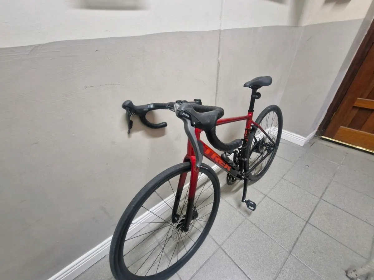Trek Domane AL 2 Bicycle Disc Road Bike - Image 4