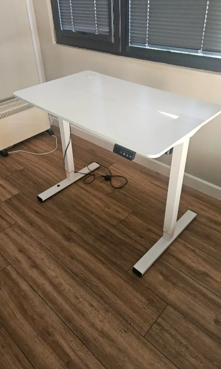 Sit to stand desk - Image 2