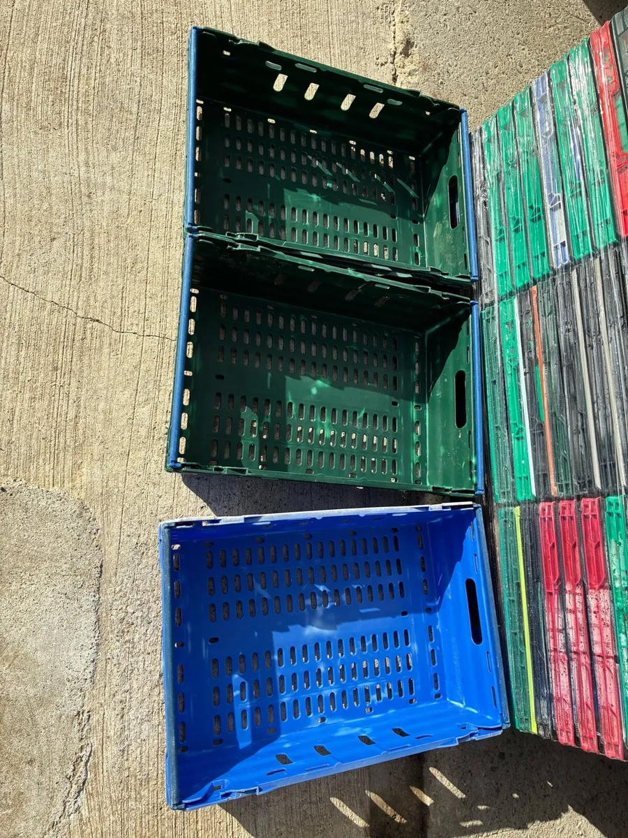 Plastic Crates stackable - Image 1