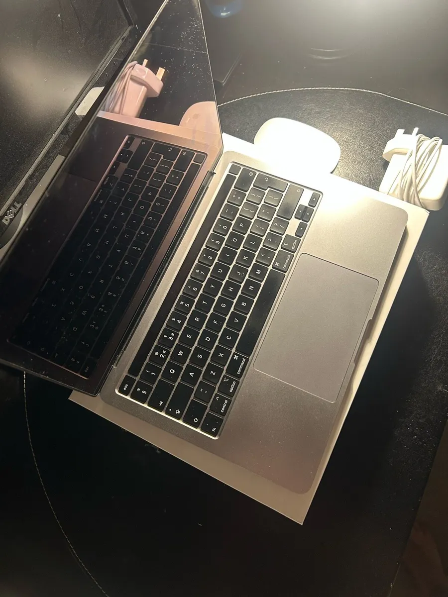 Apple MacBook Pro 2020 - Image 2