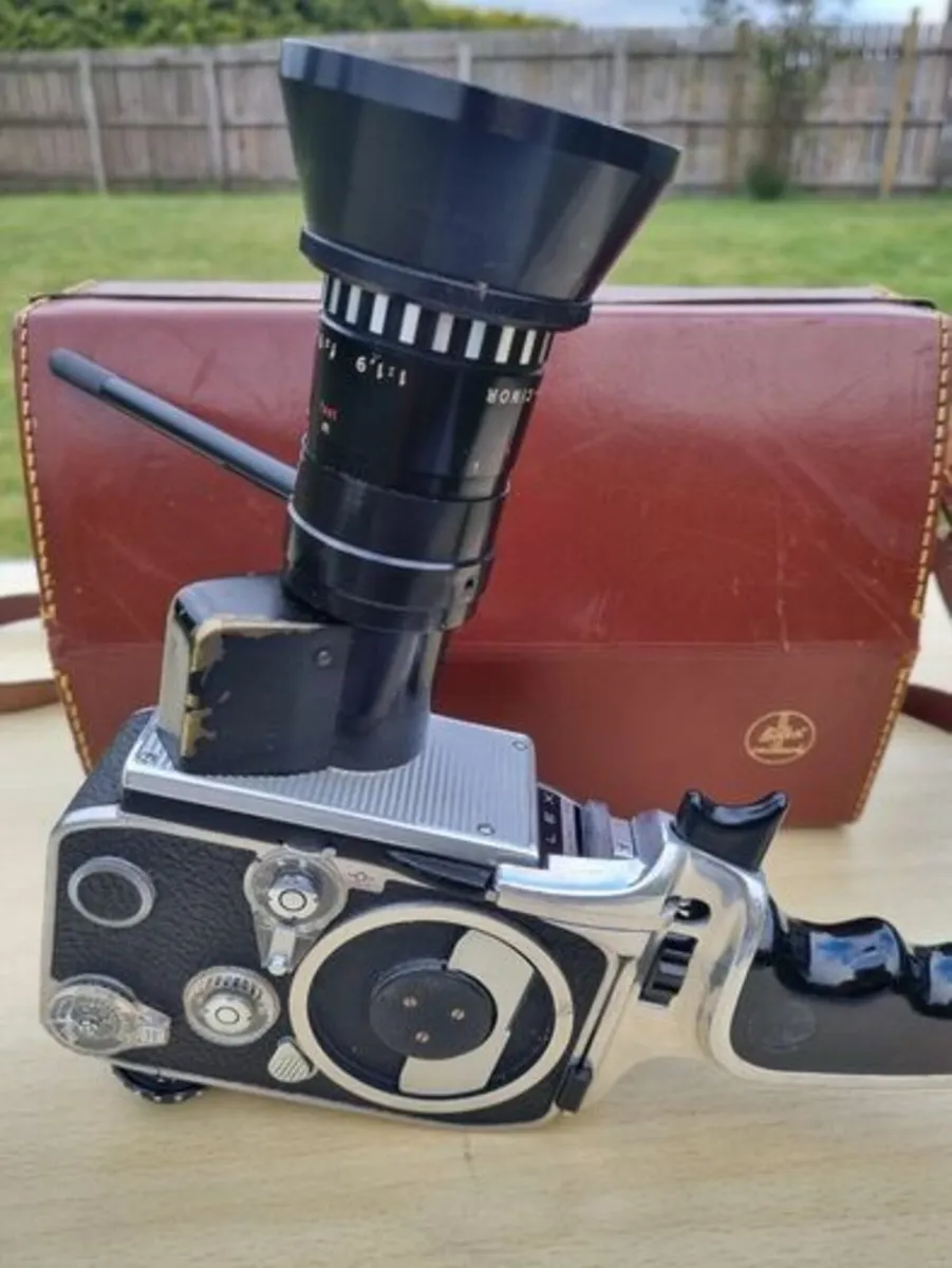 Vintage camera -Bolex zoom reflex p2 - Image 1
