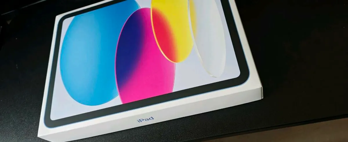 iPad 11th A16 + pen + case + screen protector - Image 1