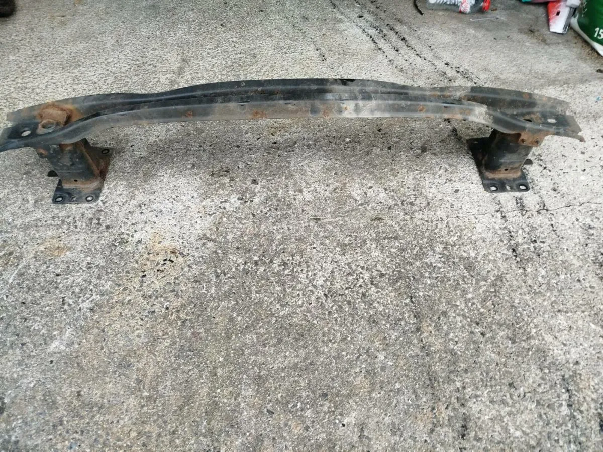 2017 Tiguan Rear crash bar - Image 3