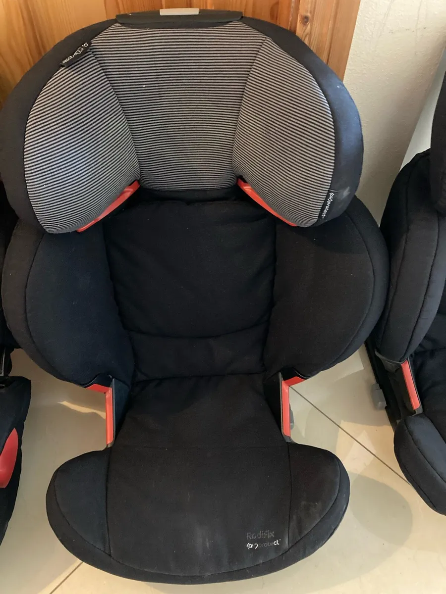 Car Seats x 3 - Image 2