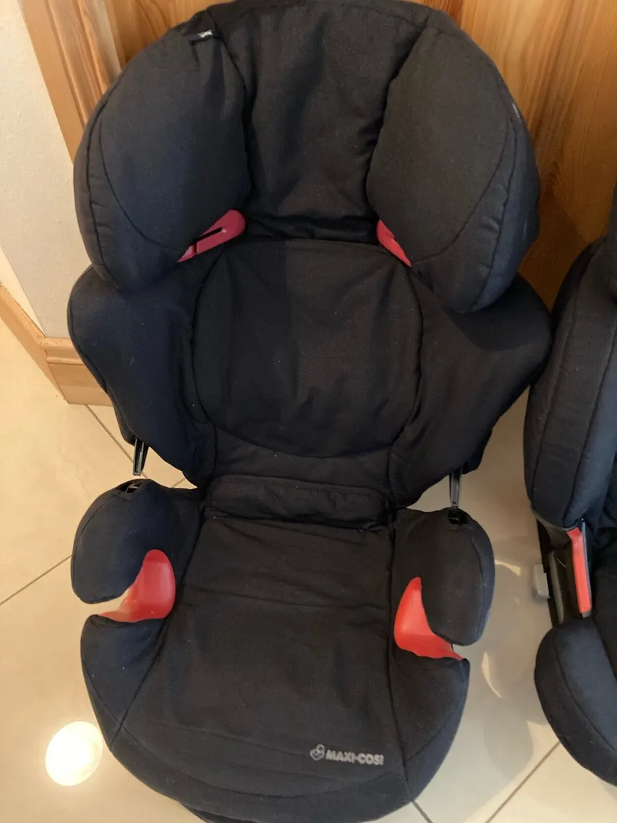 Car Seats x 3 - Image 3