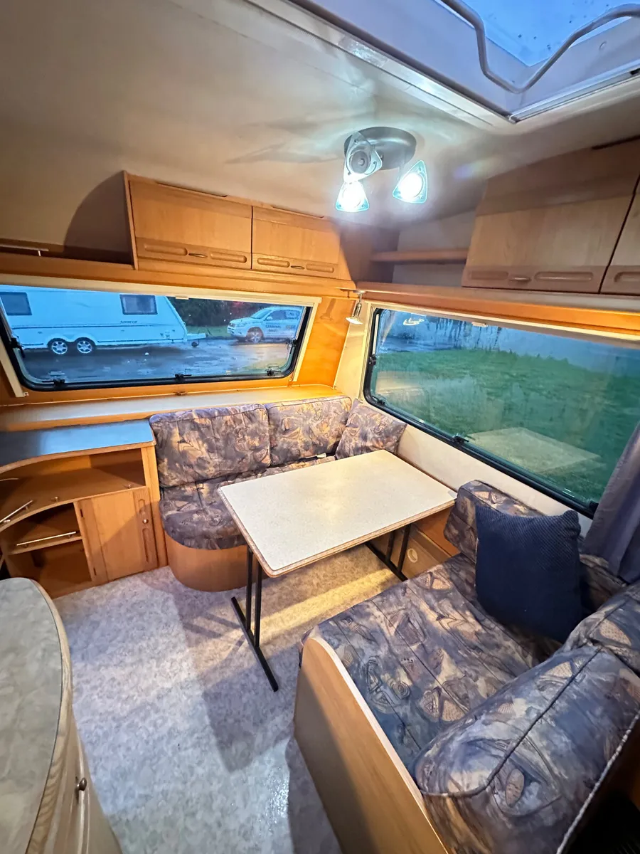 ✨ULTRA LIGHTWEIGHT ADRIA 4 BERTH FIXED BED✨ - Image 3