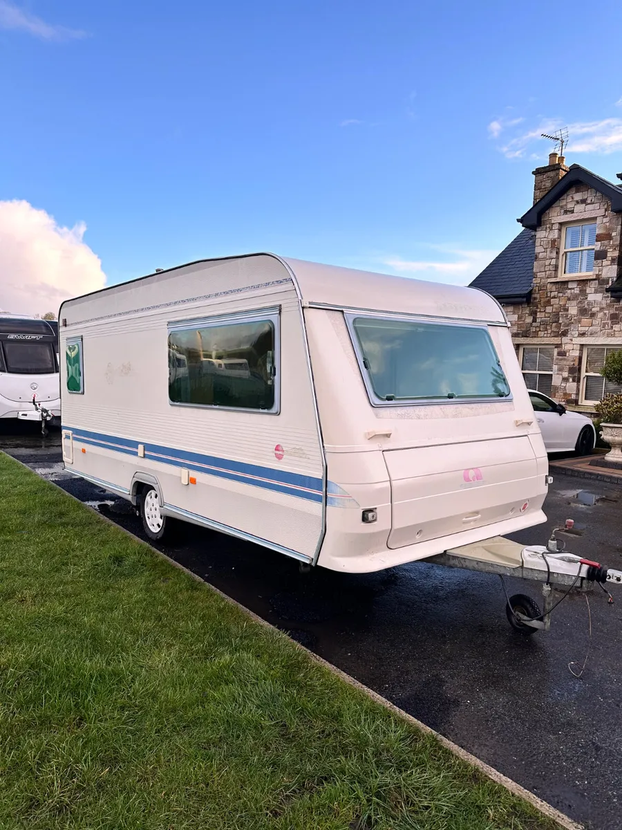 ✨ULTRA LIGHTWEIGHT ADRIA 4 BERTH FIXED BED✨ - Image 1