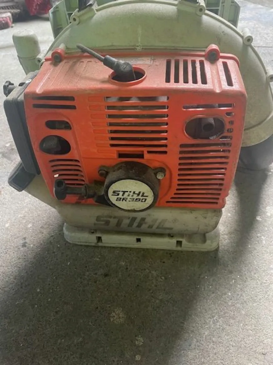 Leaf Blower - Image 1