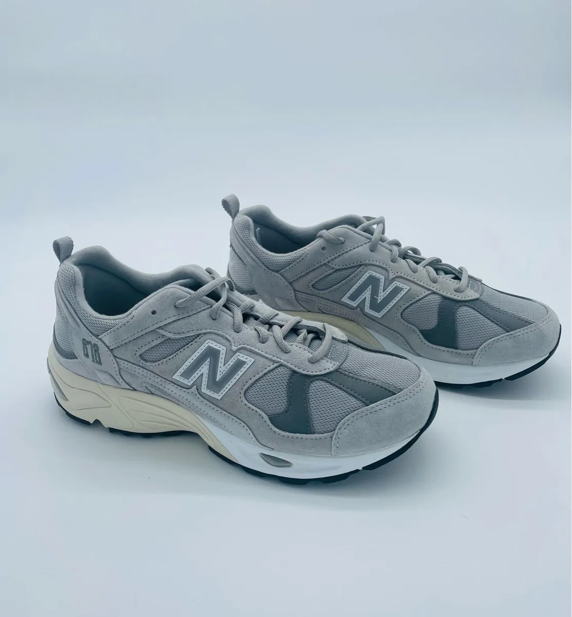 New Balance 878 Trainers Brand New - Image 2