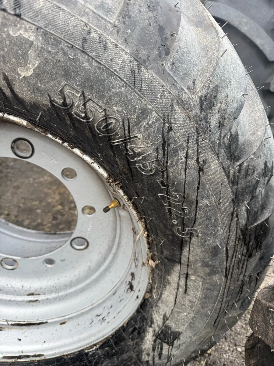 4 NEW 550/45/22.5 RIMS AND TYRES NEVER USED - Image 2
