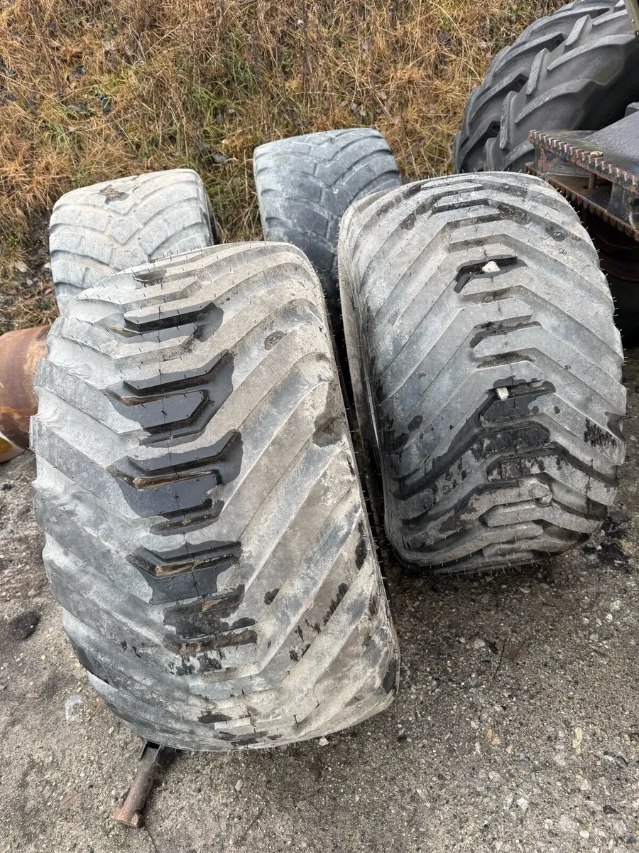 4 NEW 550/45/22.5 RIMS AND TYRES NEVER USED - Image 4
