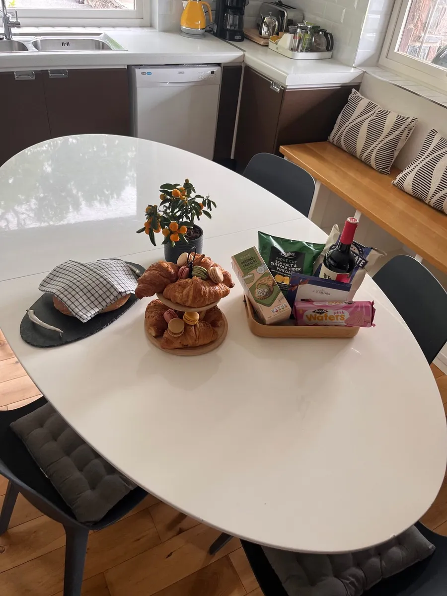 Dining/Kitchen Table - Image 3