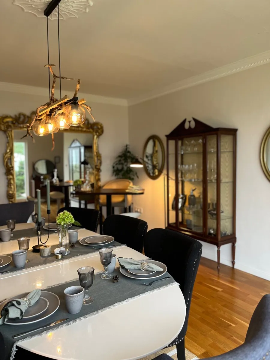 Dining/Kitchen Table - Image 2