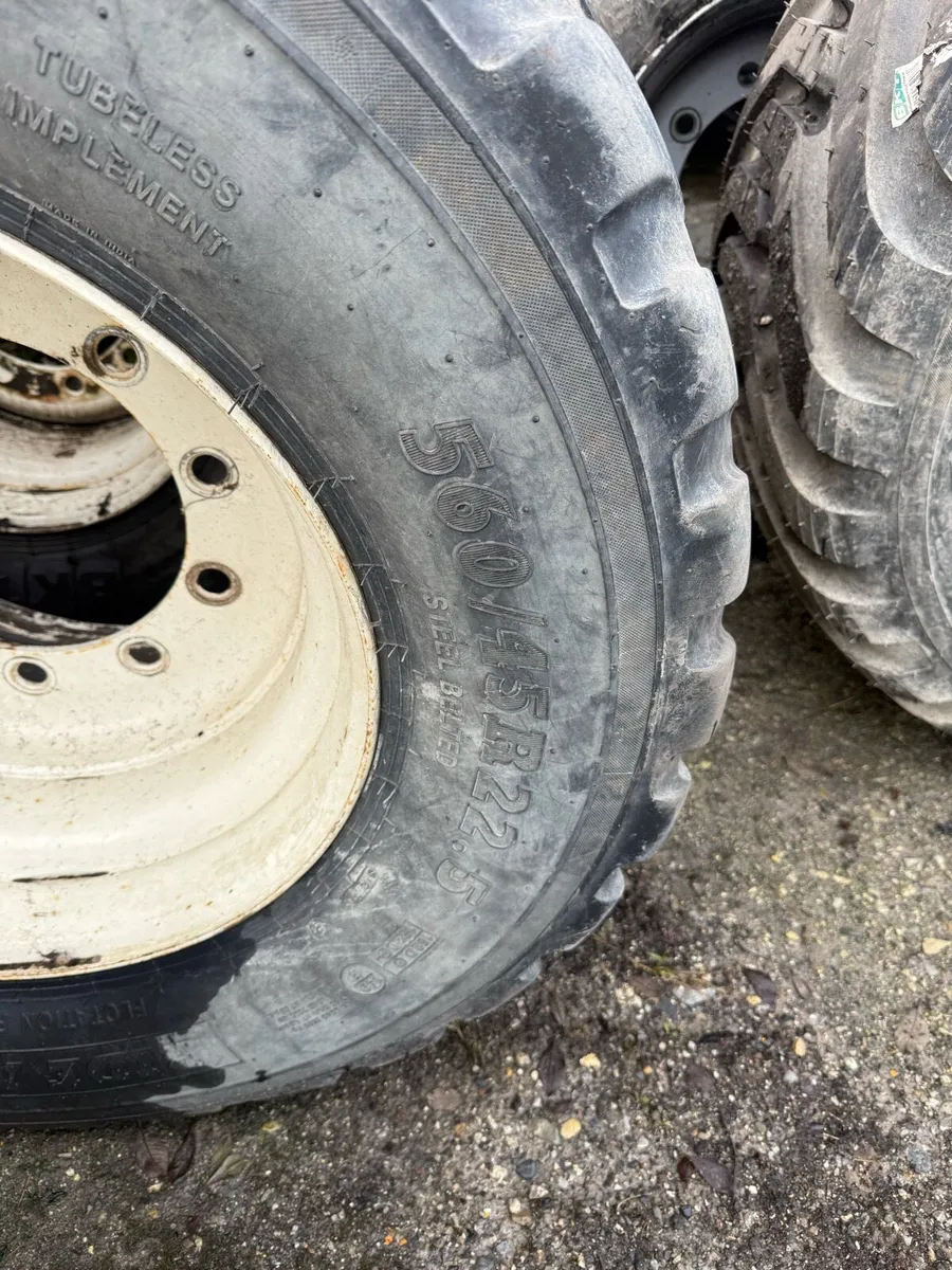 4 BKT 560/45/22.5 RIMS AND TYRES - Image 2