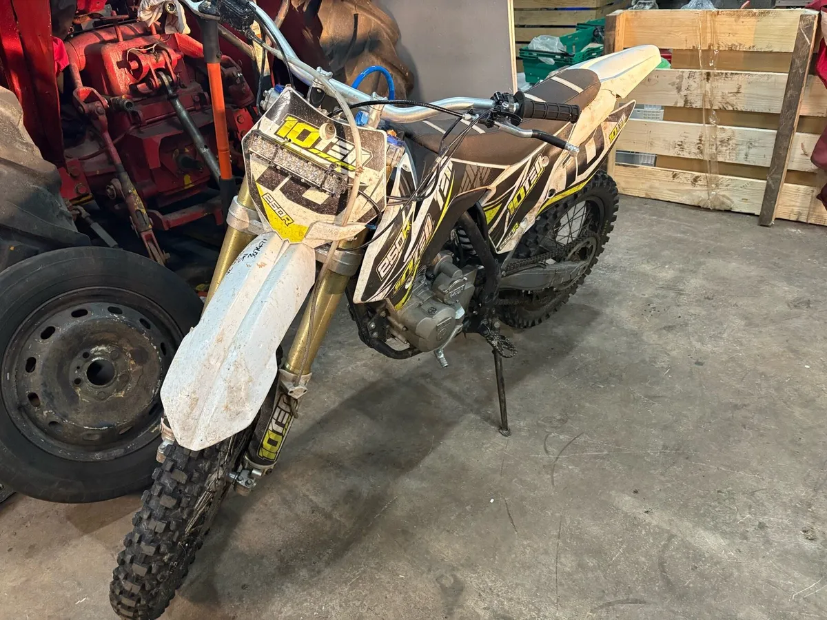 10Ten 250R - Image 2