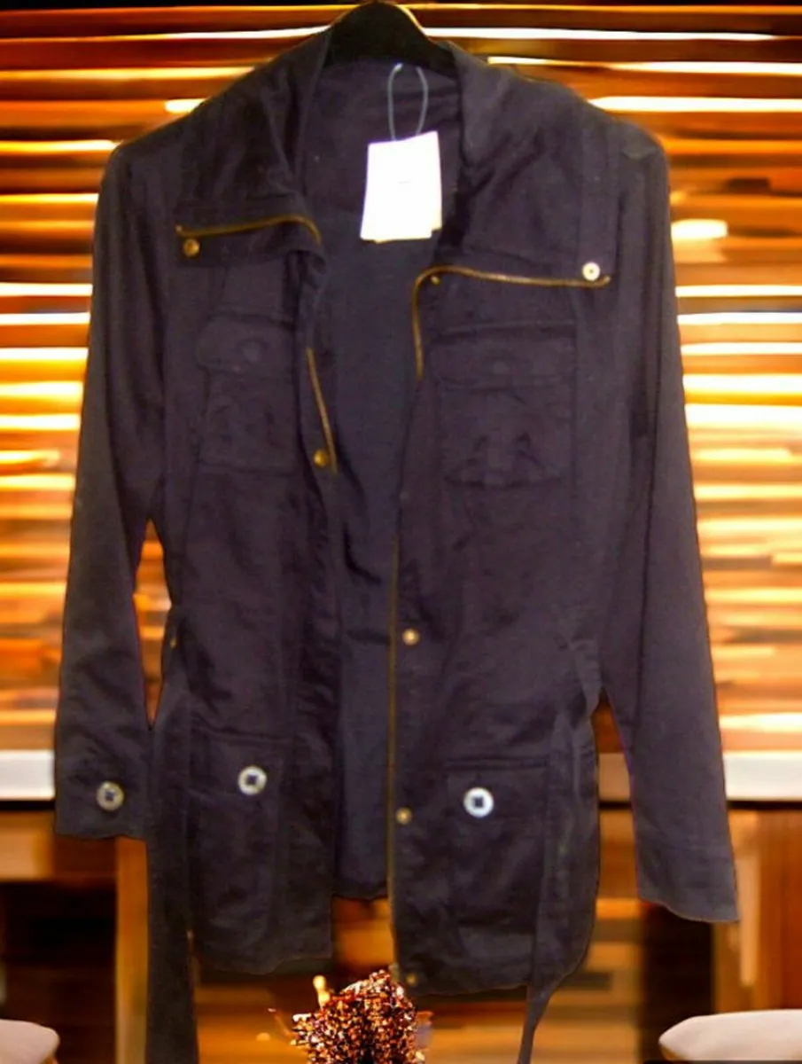 BNWT Harrods Lightweight Jacket - Image 3