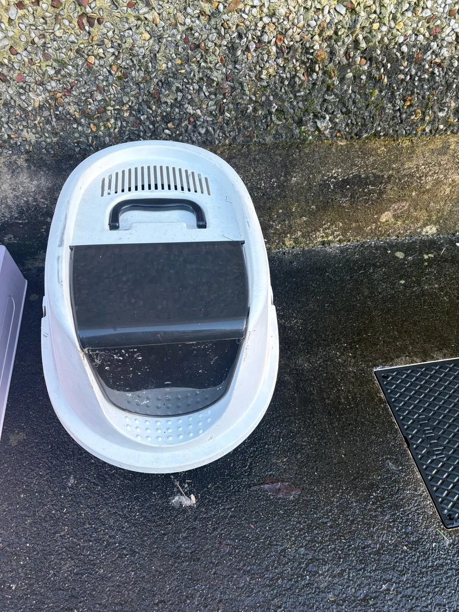 Cat litter boxes/cat carrier - Image 3