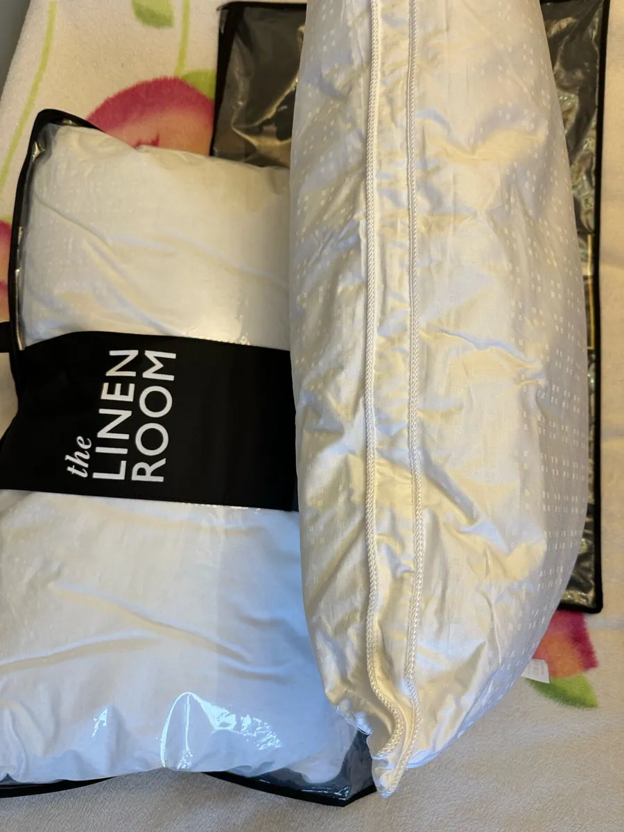 NEW 2 Walled Luxury Pillows - Image 2