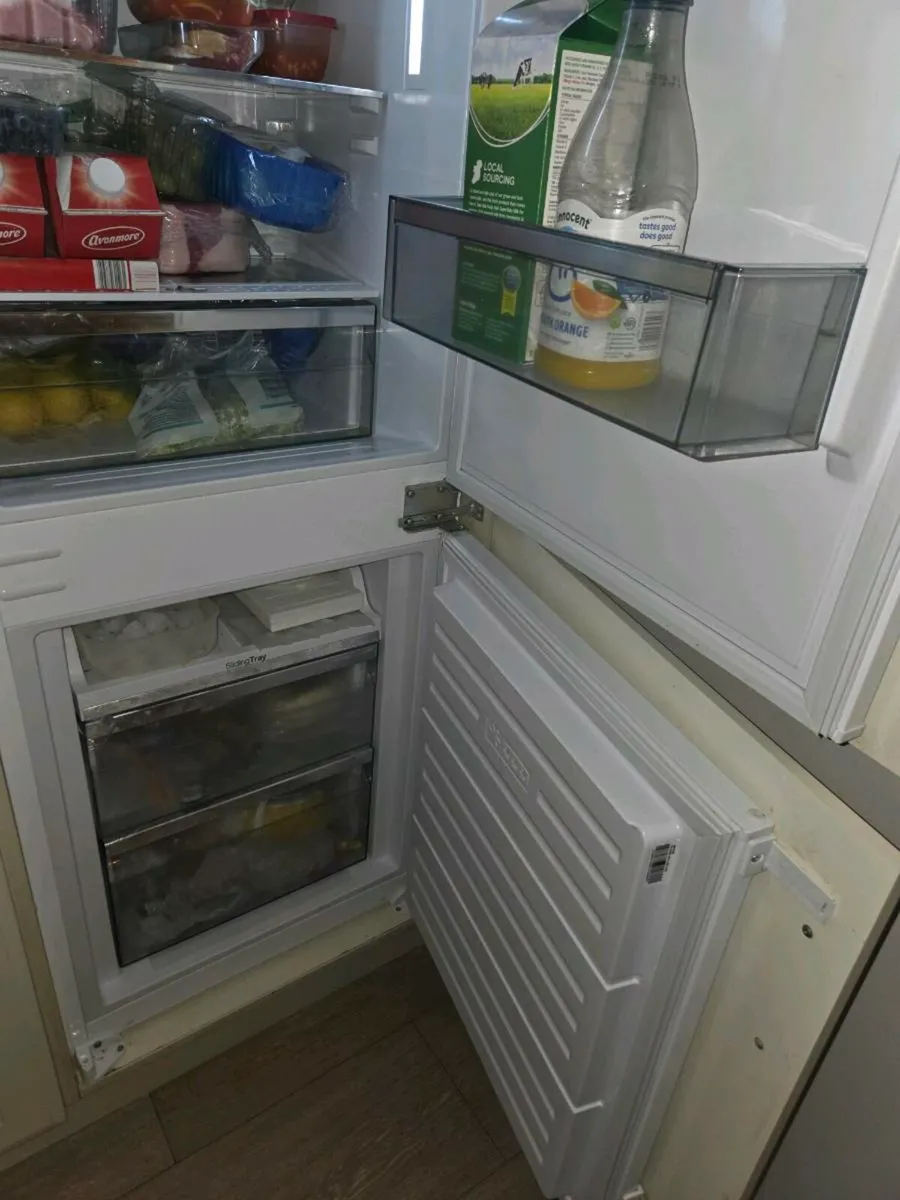Integrated fridge freezer - Image 3