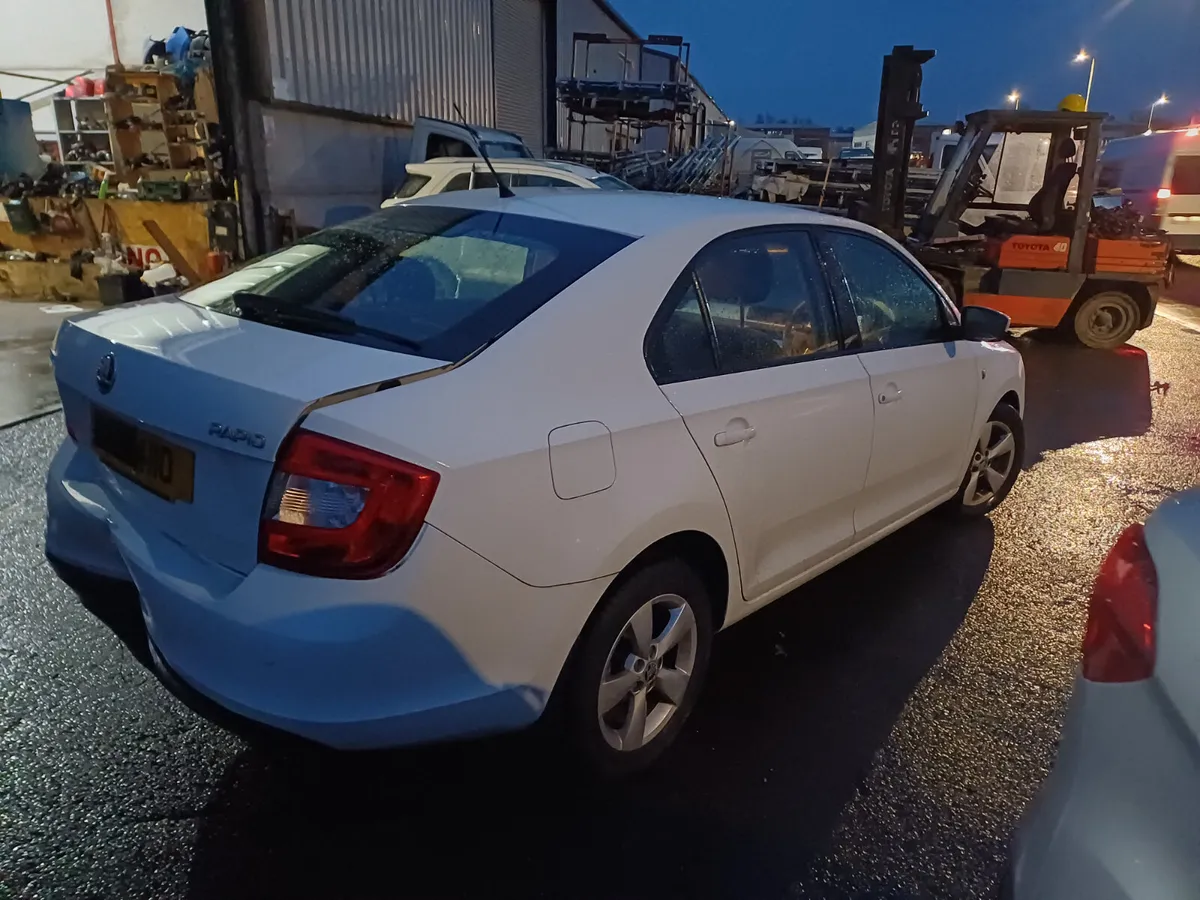 2015 SKODA RAPID 1.6 TDI BREAKING - Image 4