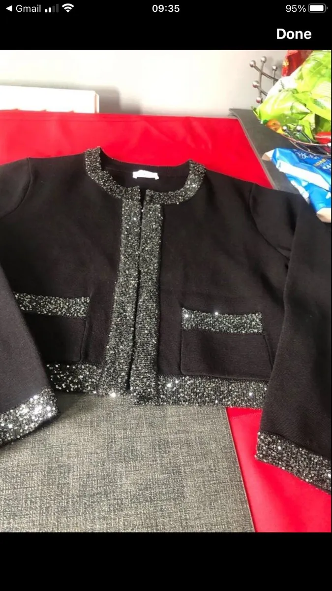 Ladies two piece suit top s cardigan M €20 - Image 3