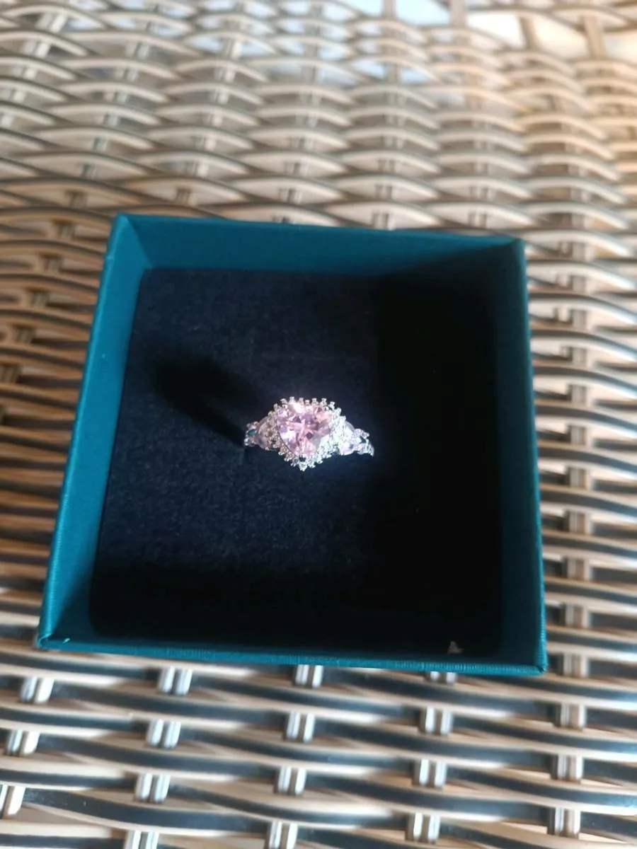 Unique ste leart ring with butterfly on each side - Image 4