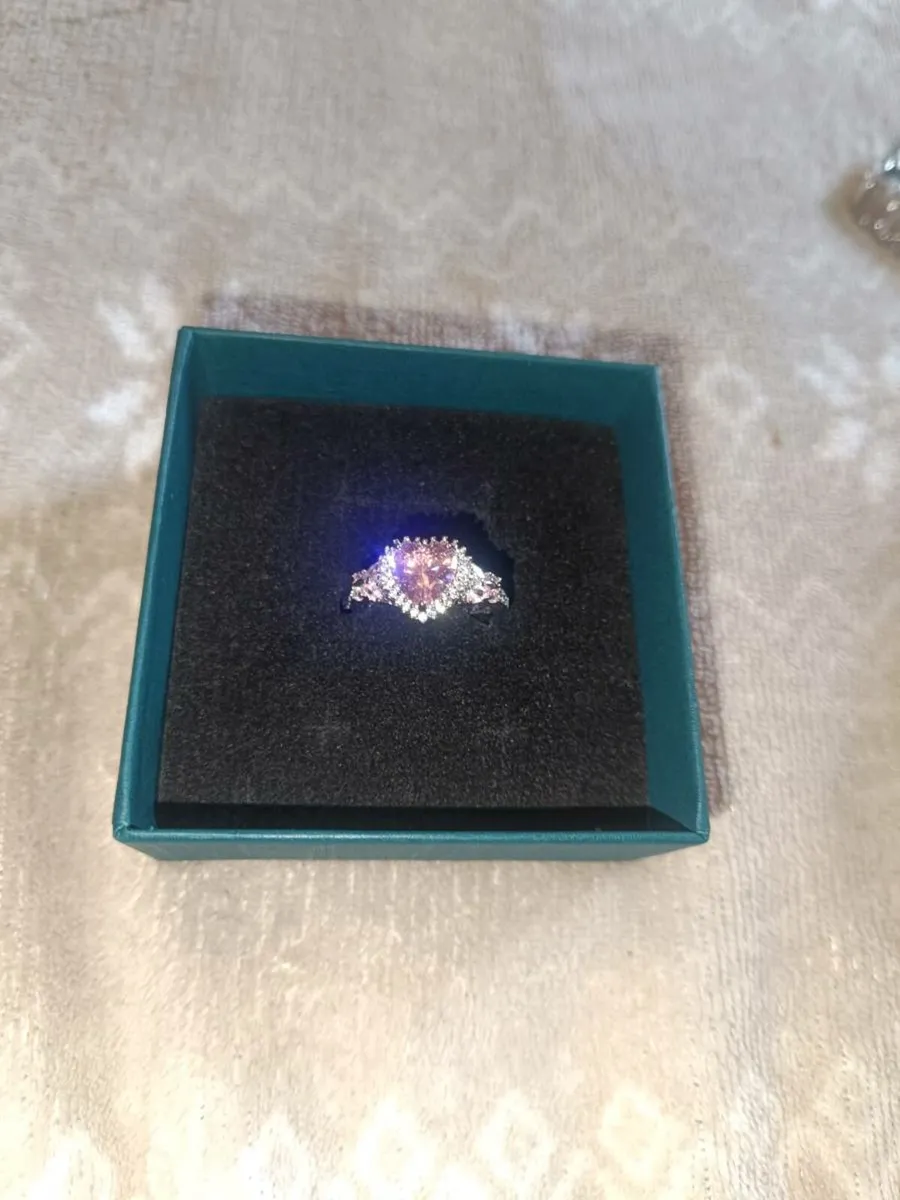 Unique ste leart ring with butterfly on each side - Image 1