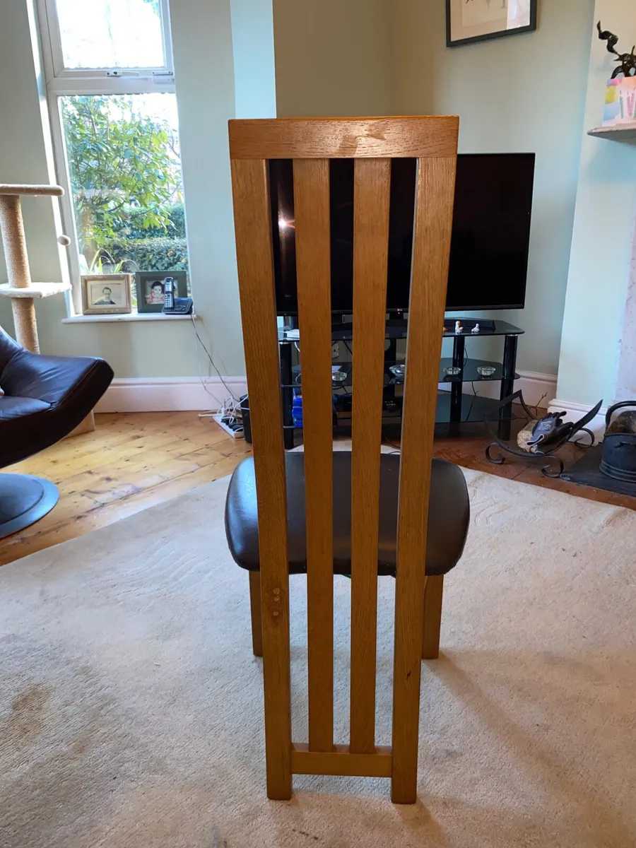 free: 4 dining chairs - Image 1