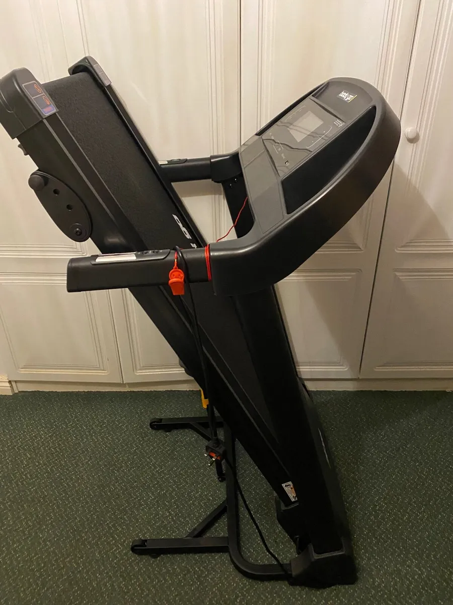 Treadmill brand new - Image 1