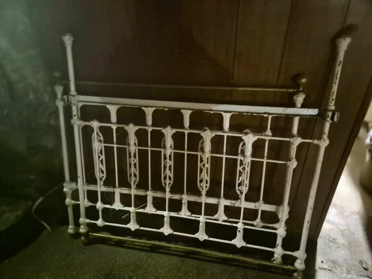 Bed frame - Image 3