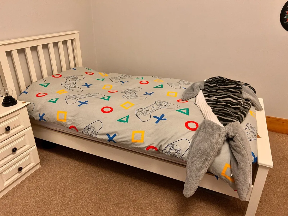 Single Bed - Image 2