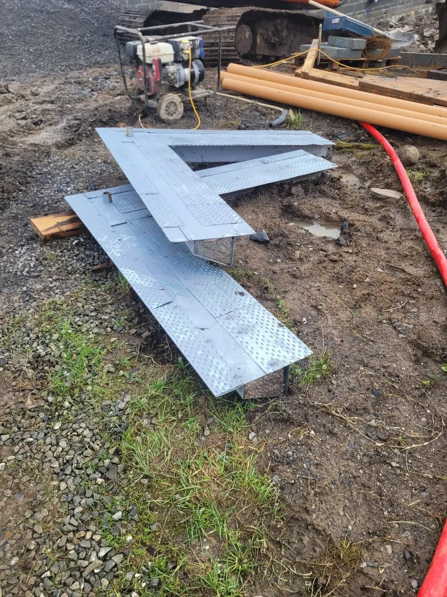 Keystone lintels - Image 4