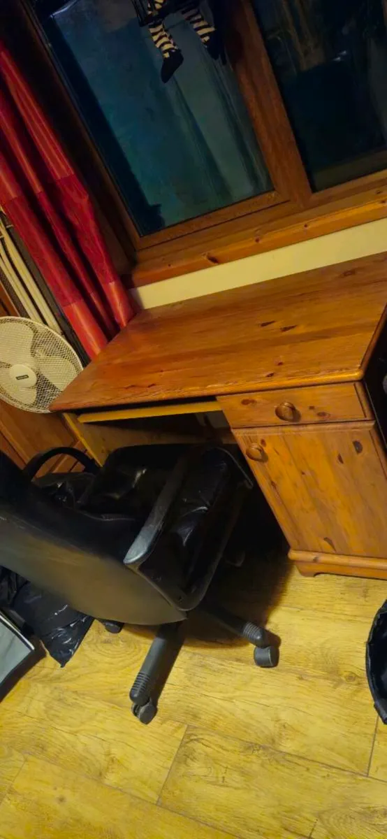 Desk and chair - Image 1