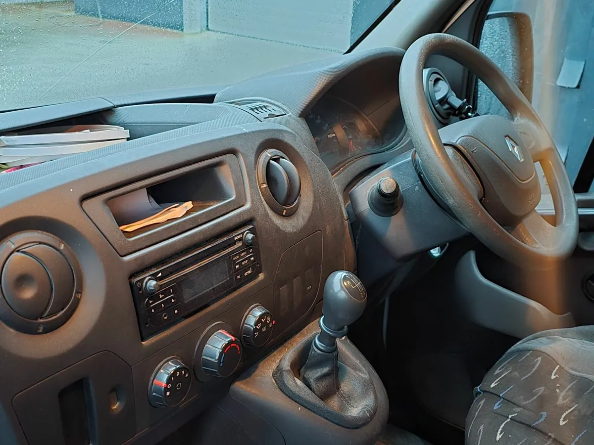 2018 Renault Master 2.3L - Image 3