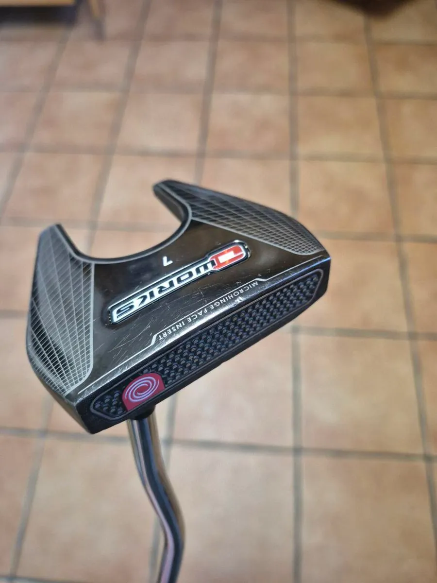 Odyssey O-Works 7 34 inch putter - Image 1