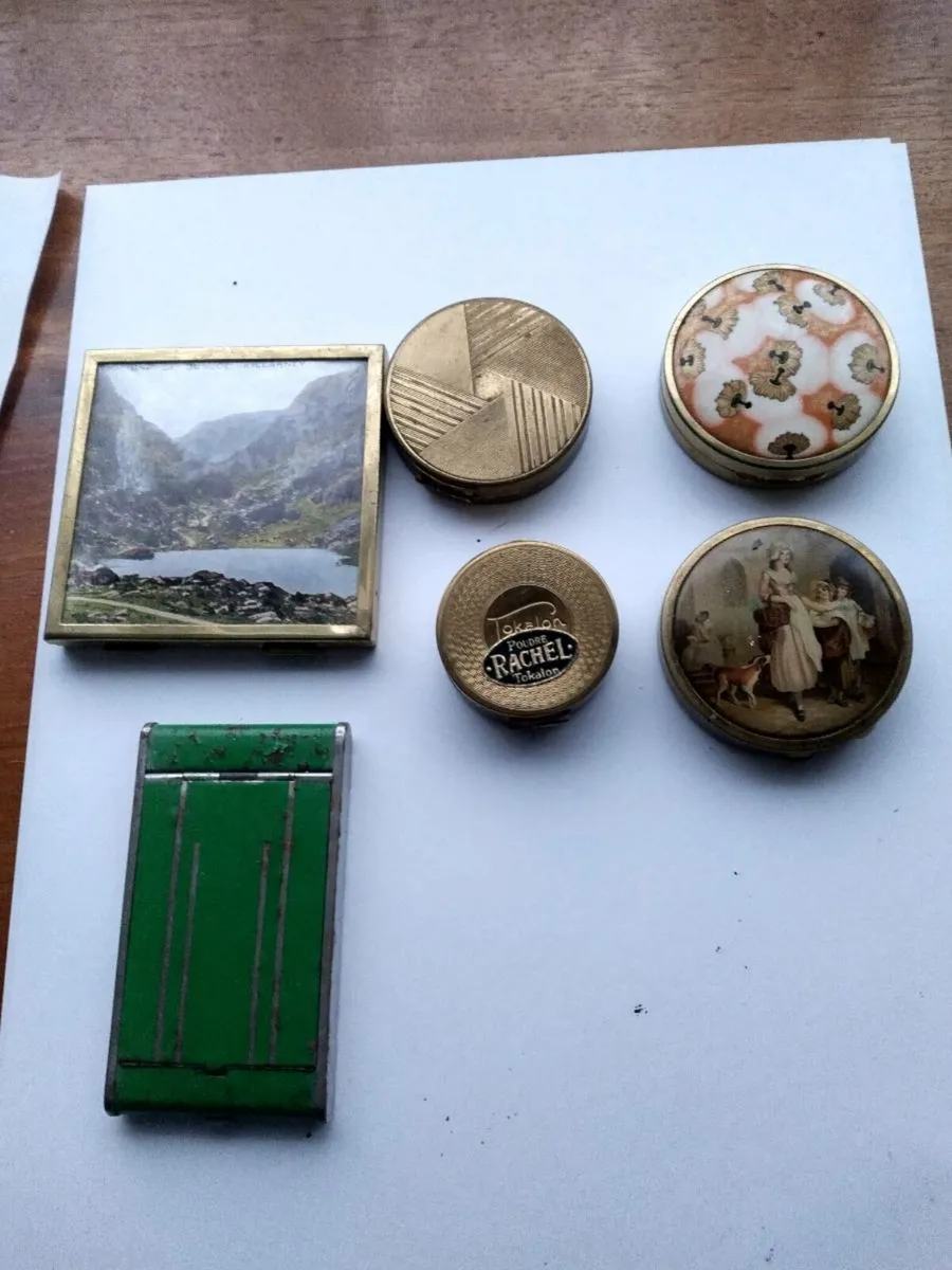 Vintage Ladies powder compacts