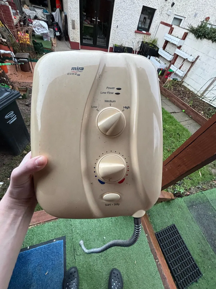 Electric shower - Image 1