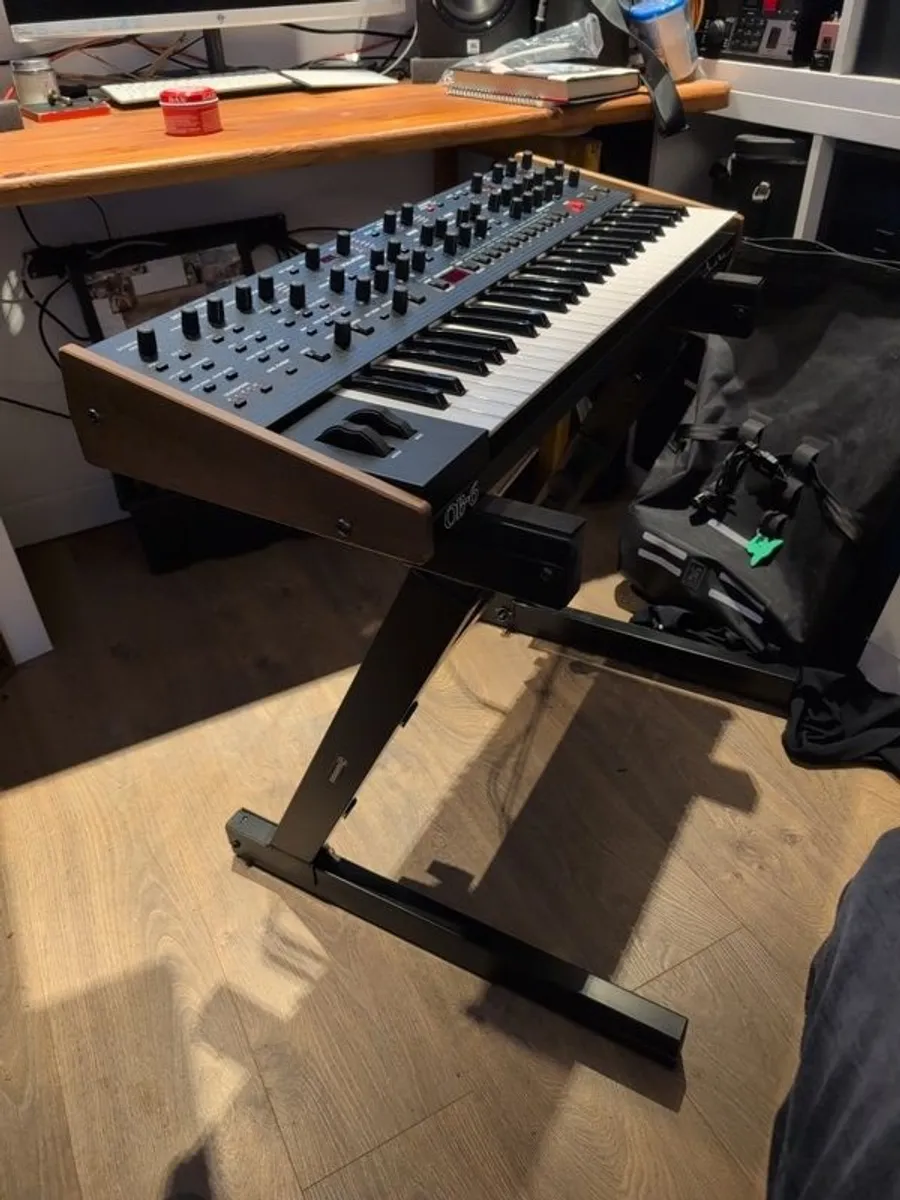 sequential OB-6 synthesizer - Image 1