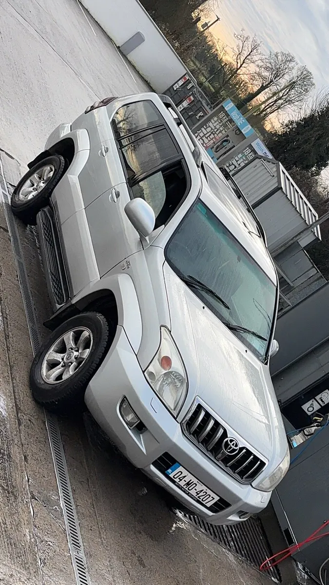 Toyota landcrusier - Image 4