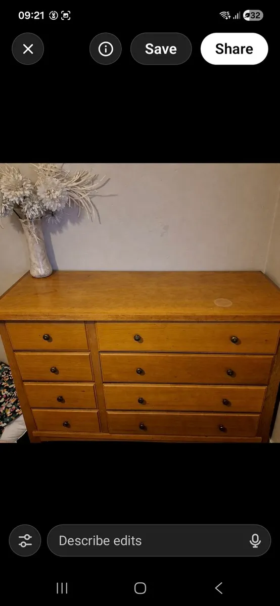 Dresser/large chest of drawers and two matching lo - Image 1