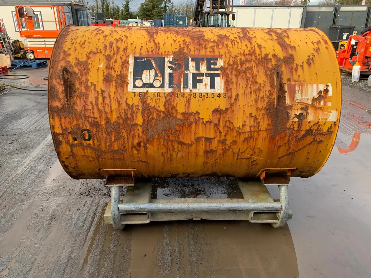 2000L Western Fuel Bowser - Image 2