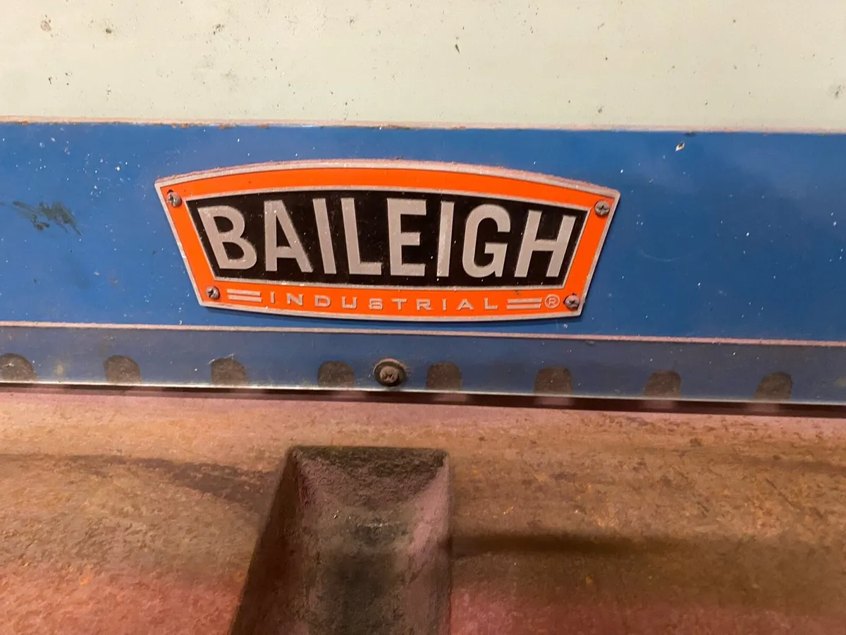 Sheet metal guillotine - Image 2