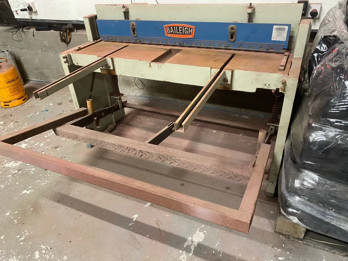 Sheet metal guillotine - Image 3